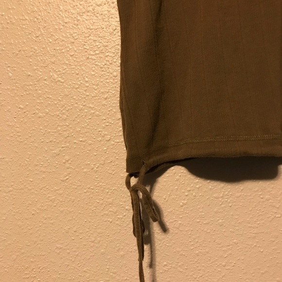 Ladies’ Oakley. Medium. Creative Design - Picture 6 of 6